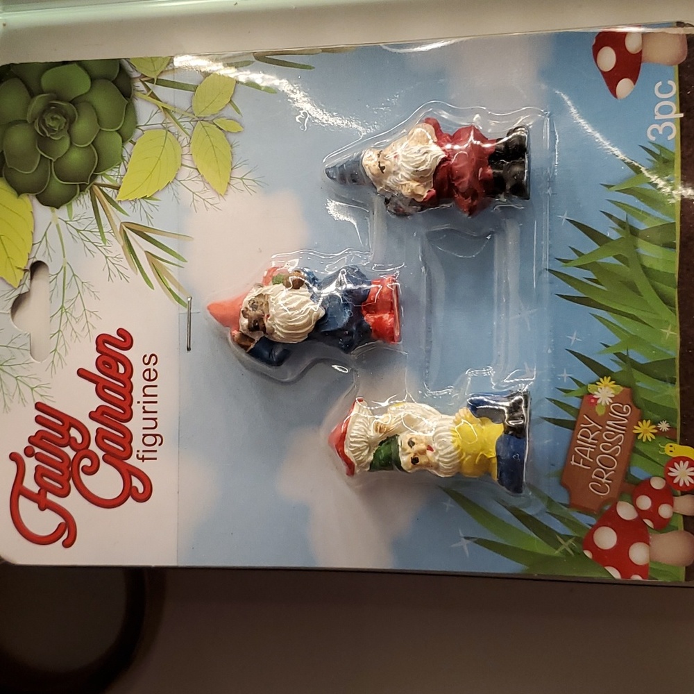 FREE 🎁 Fairy Garden Gnome Figurines Set Mini Decor 3pc Mushroom Theme